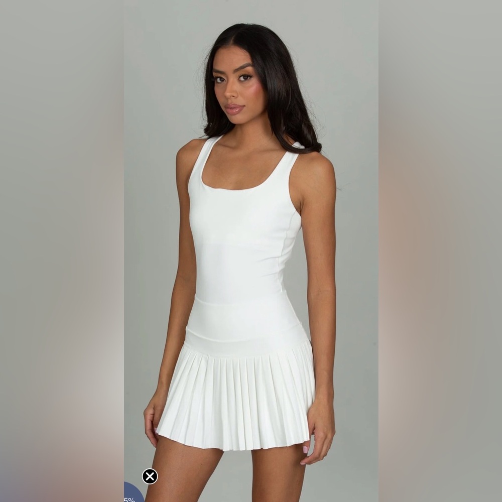 Gold Hinge white criss cross back tennis dress size small